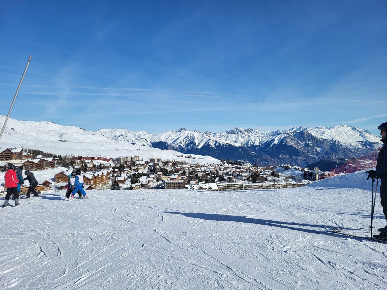 Station de ski des Alpes au lever du jour