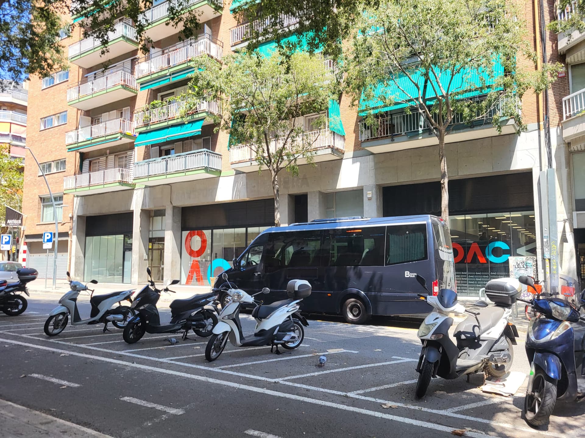 Minibus utilisé pour les transferts à Barcelone