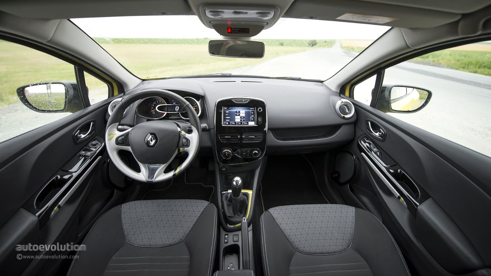 Intérieur Renault Clio — 5 places