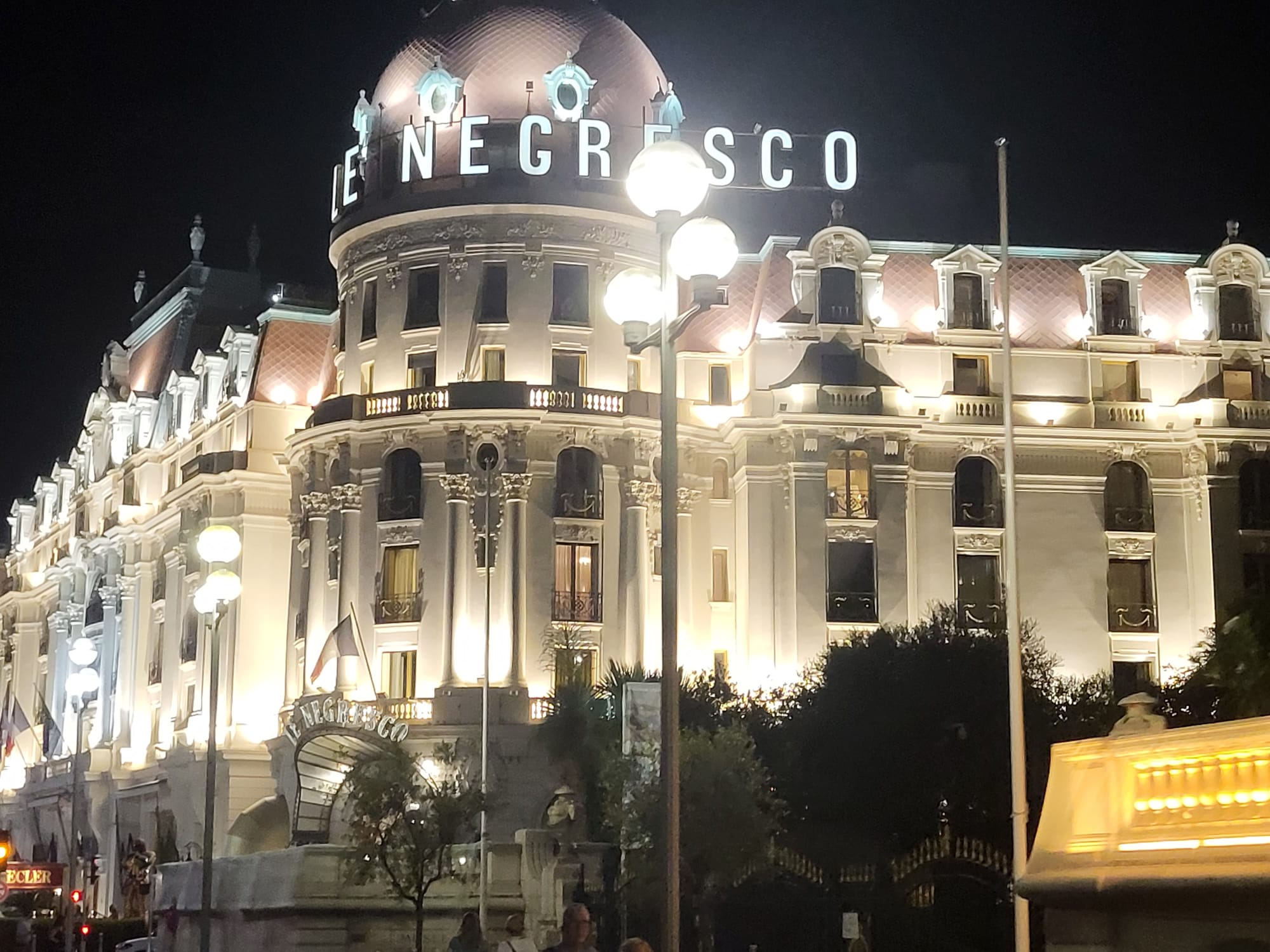 Le Negresco de nuit - séjour Côte d'Azur en autocar